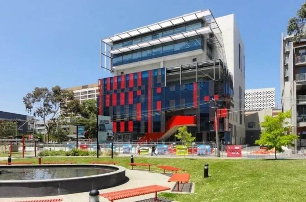 斯威本科技大學